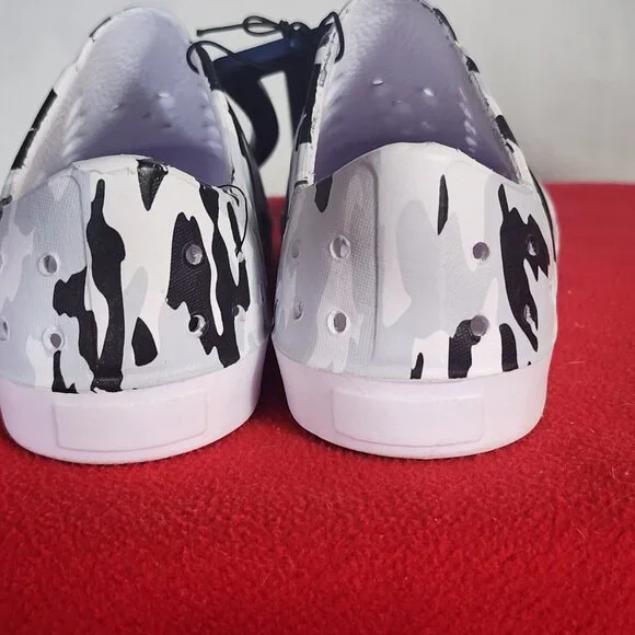 DSG Youth White Gray and Black Camo Non Marking Sole EVA Slip On Shoes Size 11K - Picture 6 of 16